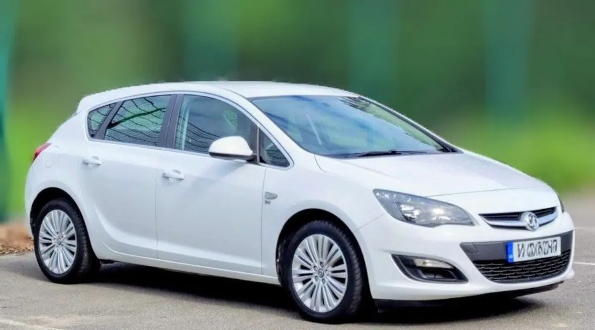 Vauxhall Astra 2014 - Image 2