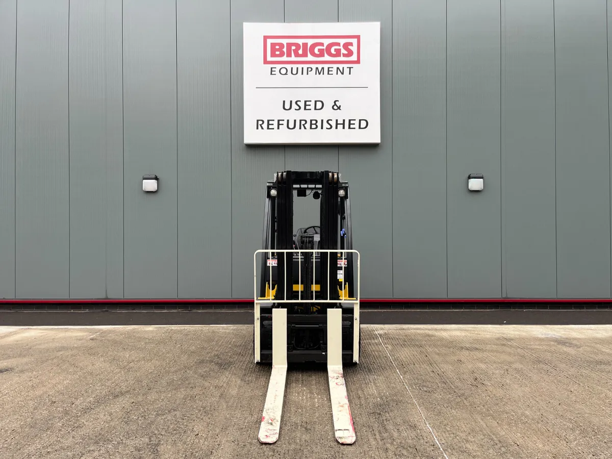 [1] 2017 Yale GDP30VX Forklift (REF:10648) - Image 4