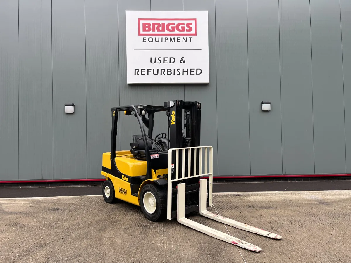 [1] 2017 Yale GDP30VX Forklift (REF:10648) - Image 1