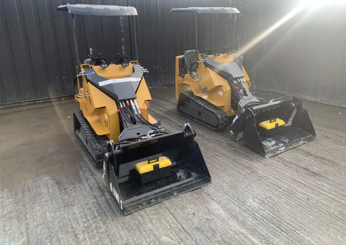 YF480 Tracked Pedestrian Skidsteer Loader - Image 1