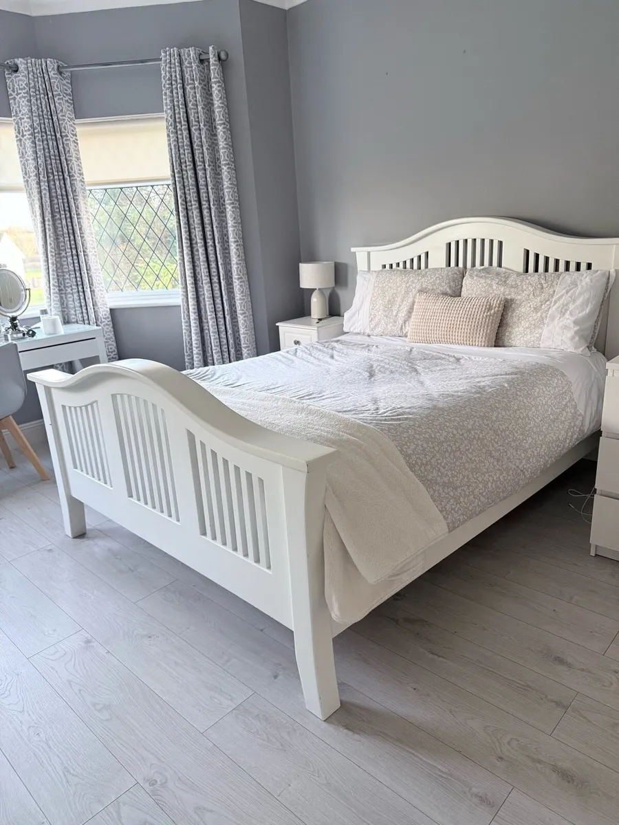 King size Bed - Image 1