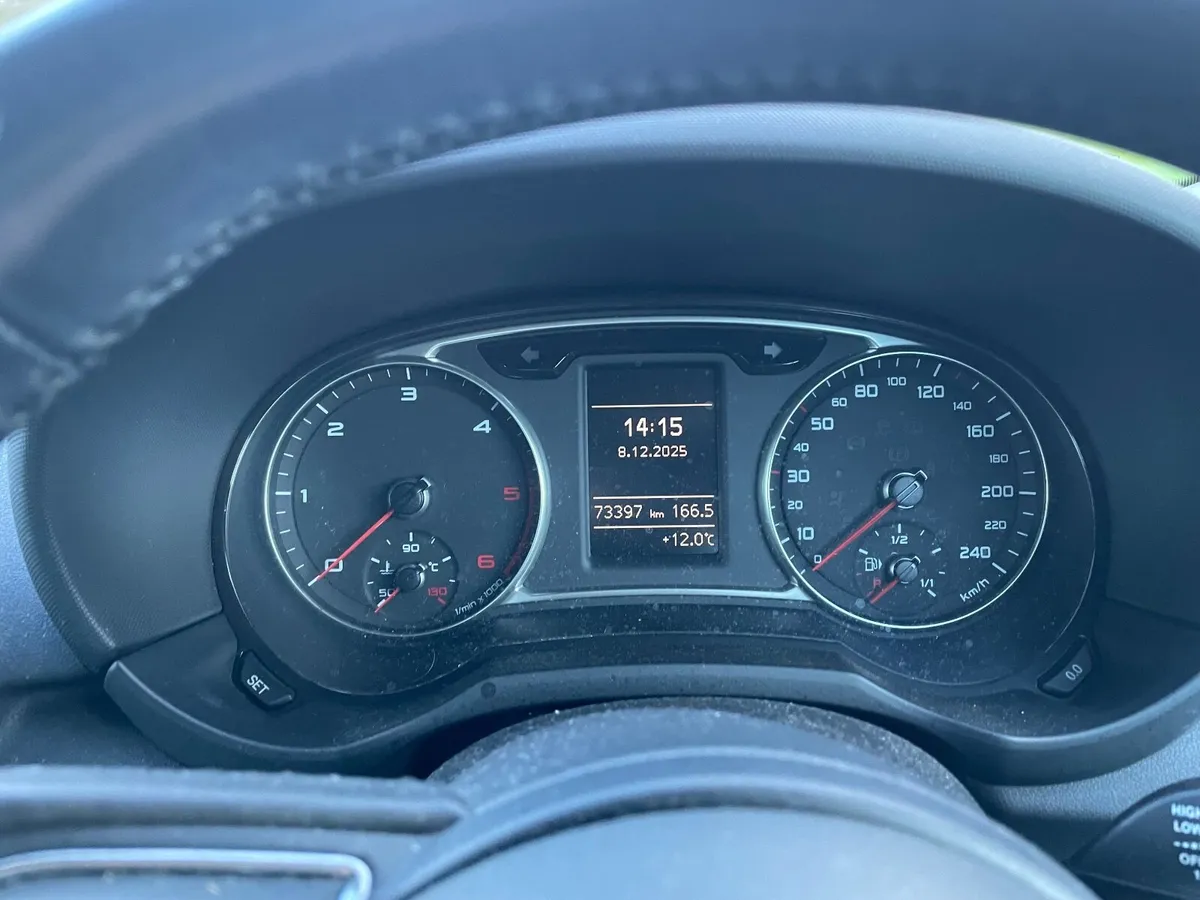 Audi A1 2012, 1.6 TDI Automatic - Image 3