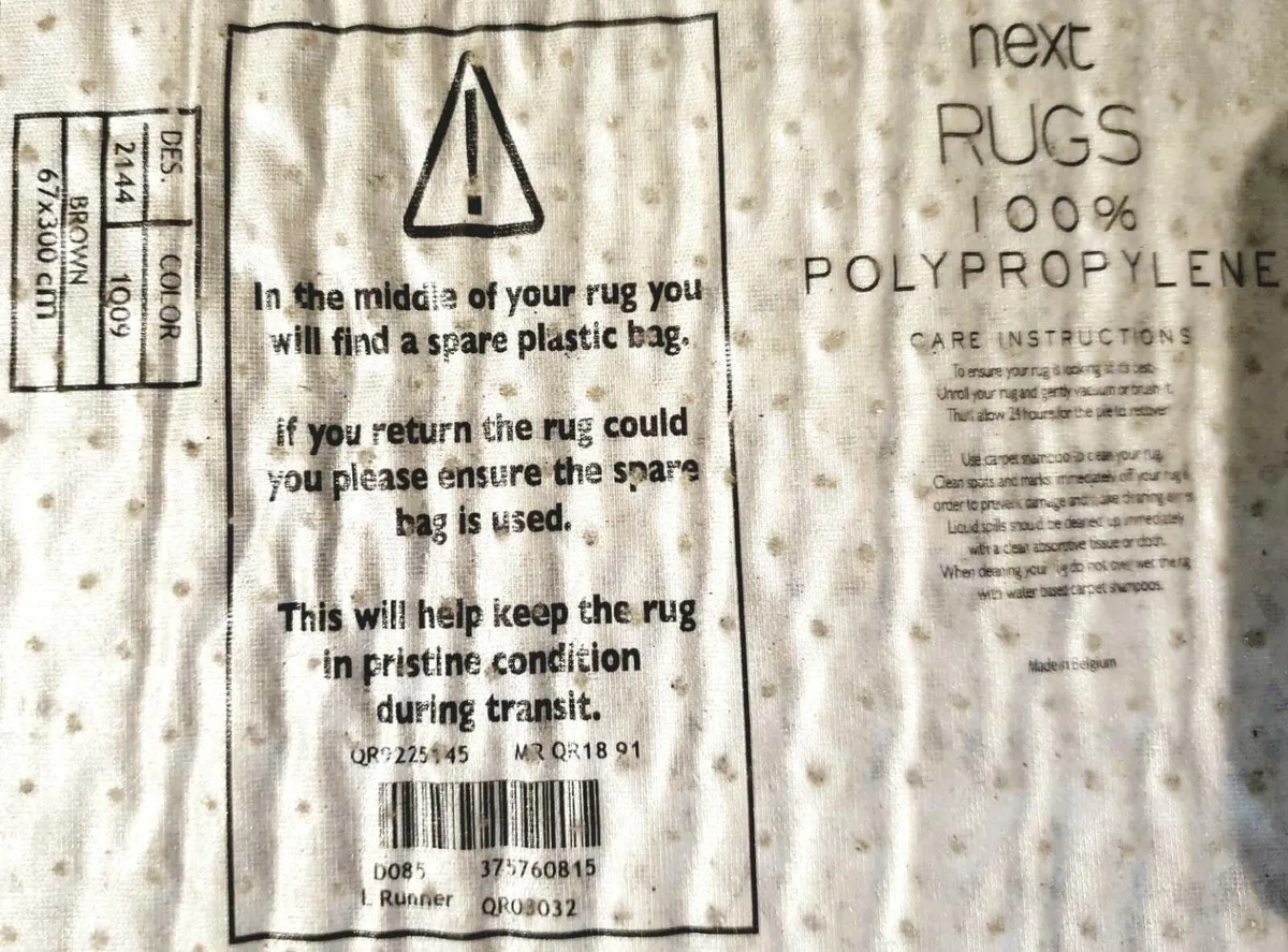 Large rug and matching runner - Image 2