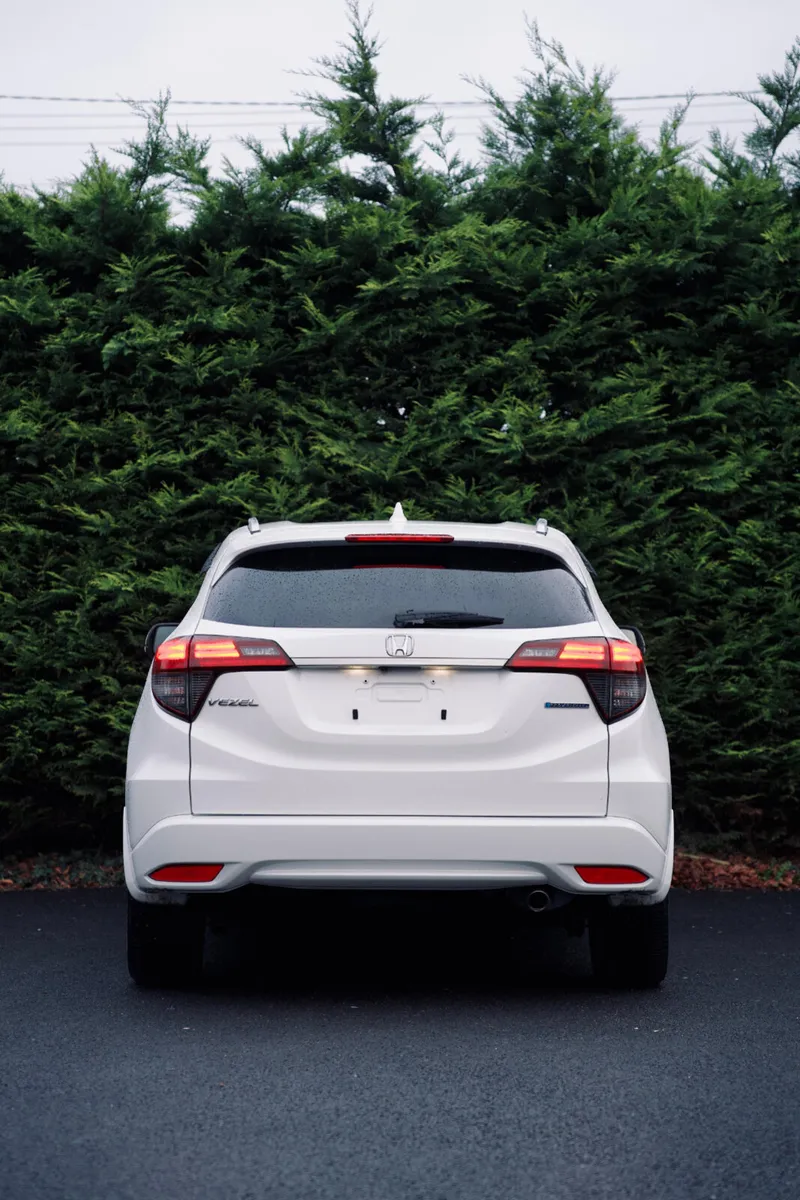 🌟 Honda Vezel 1.5 L Hybrid 2018🌟 - Image 3