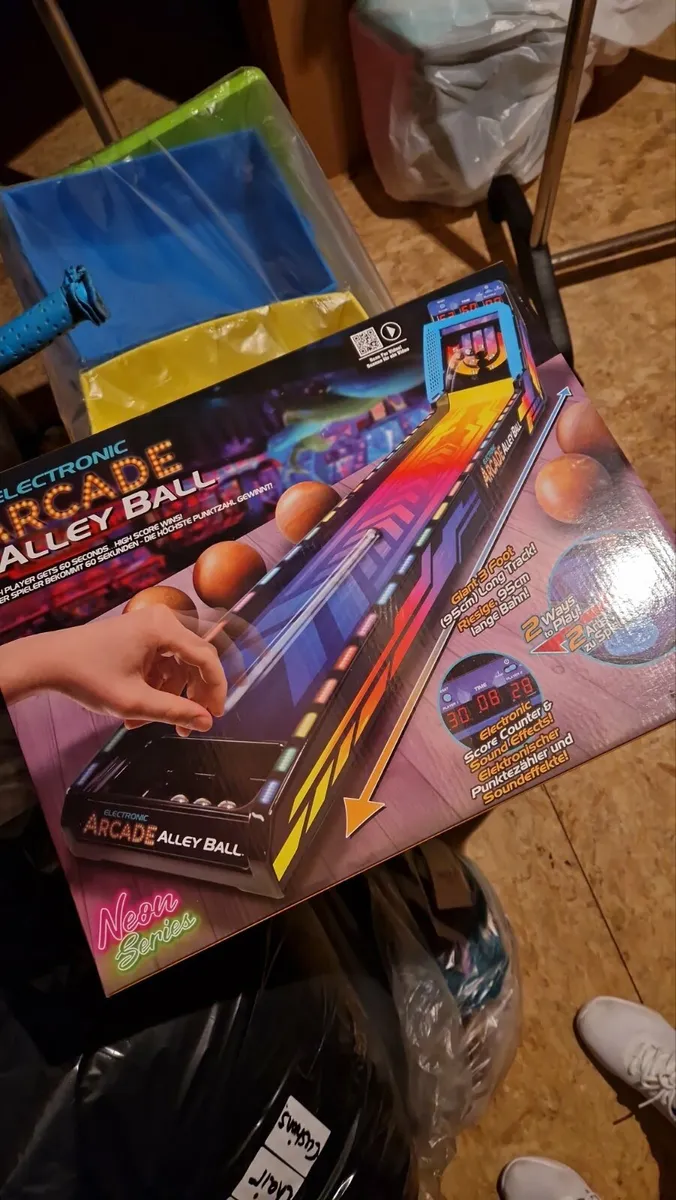 Arcade alley ball game - Image 1