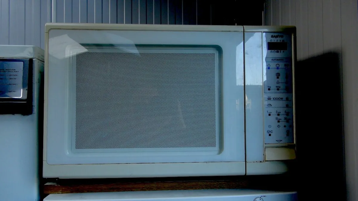 Microwave Oven - Image 2