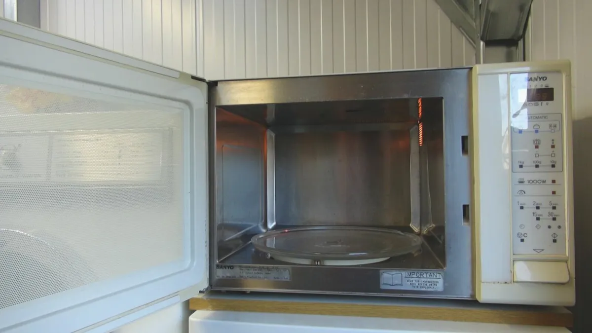 Microwave Oven - Image 3
