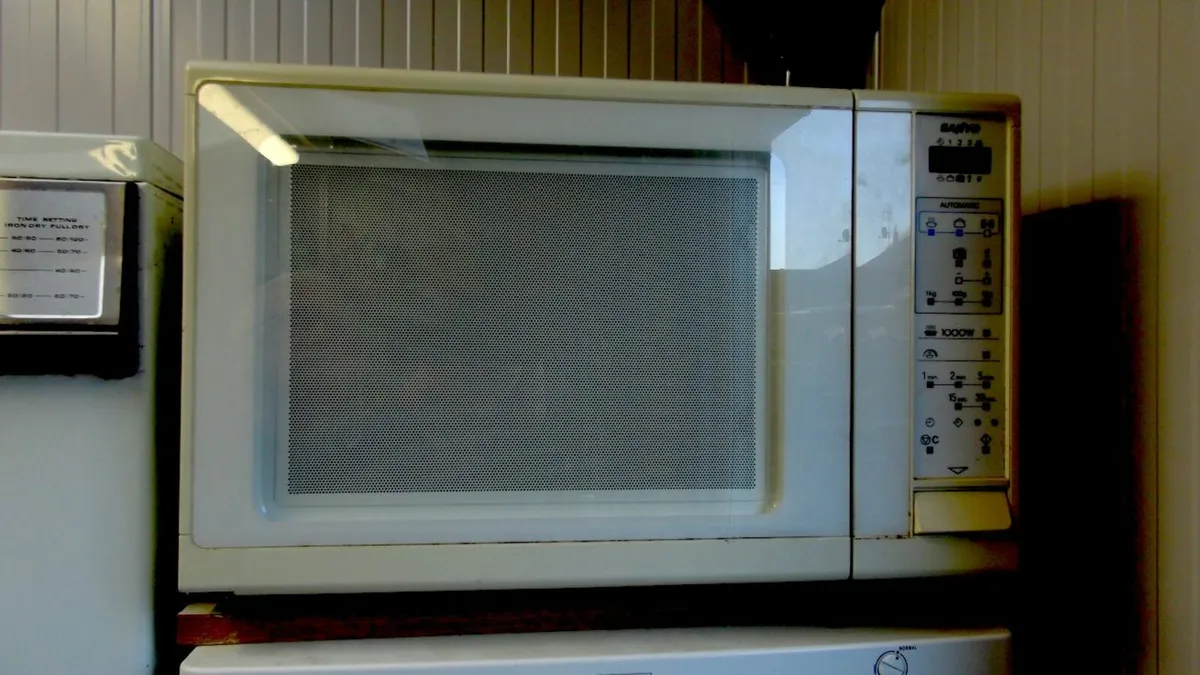 Microwave Oven - Image 4