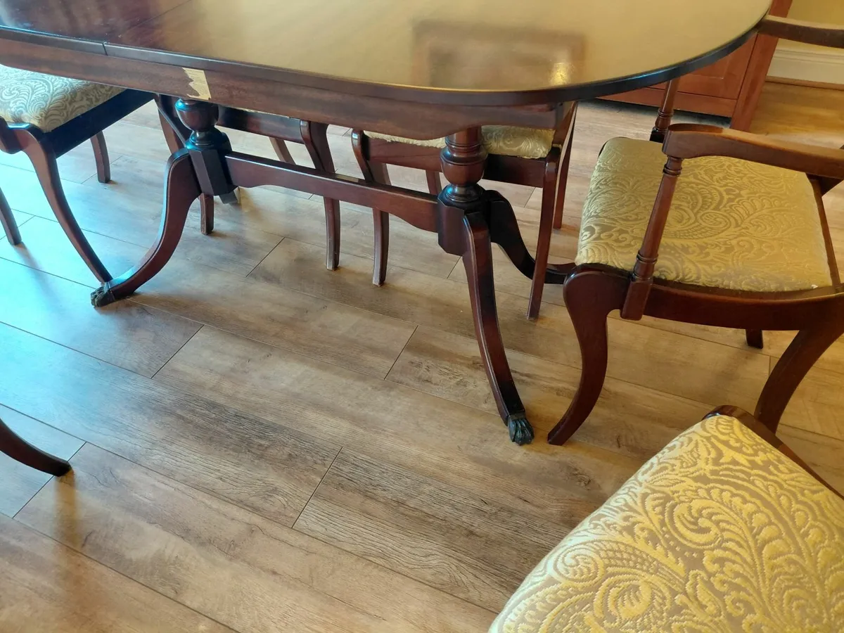 Dining table - Image 2