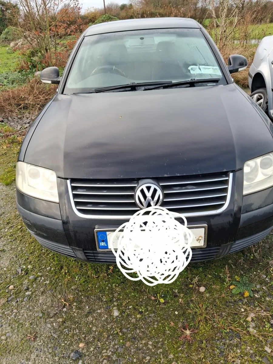 Volkswagen Passat 2004 - Image 1