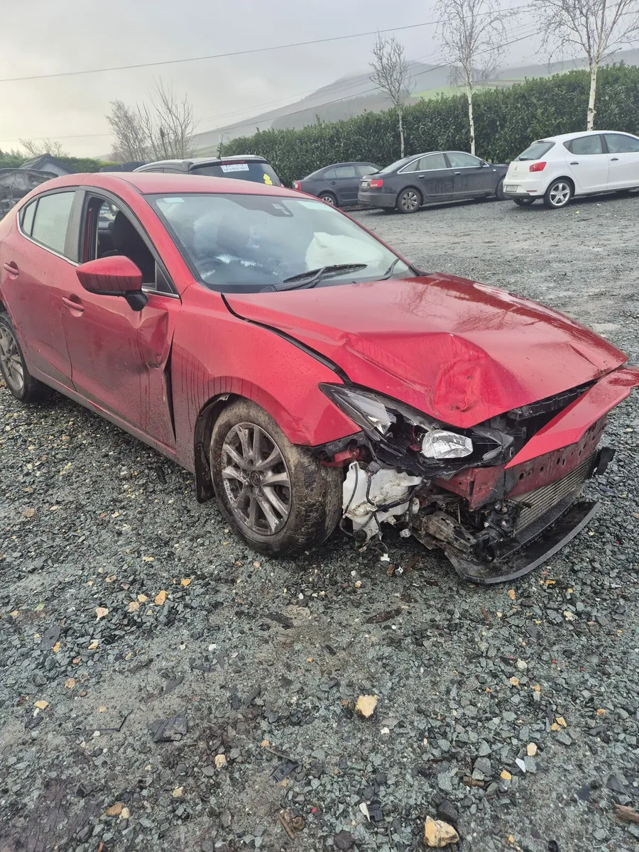 Mazda 3 - Breaking only - Image 2