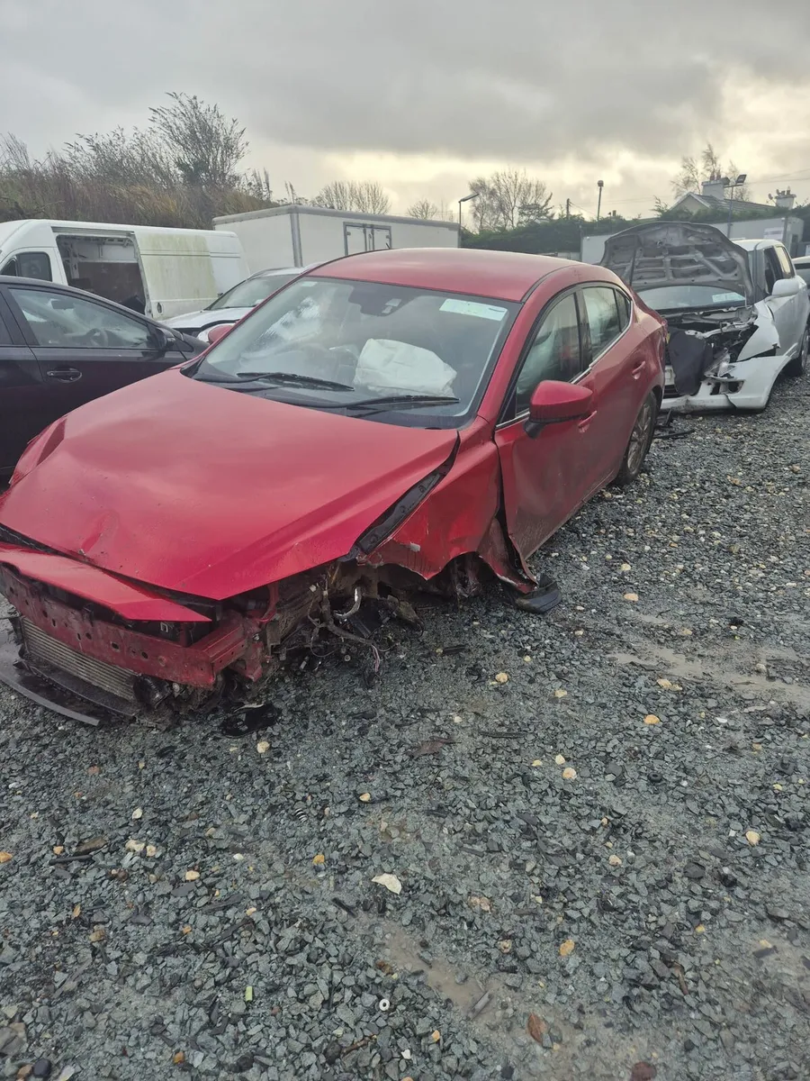 Mazda 3 - Breaking only - Image 3