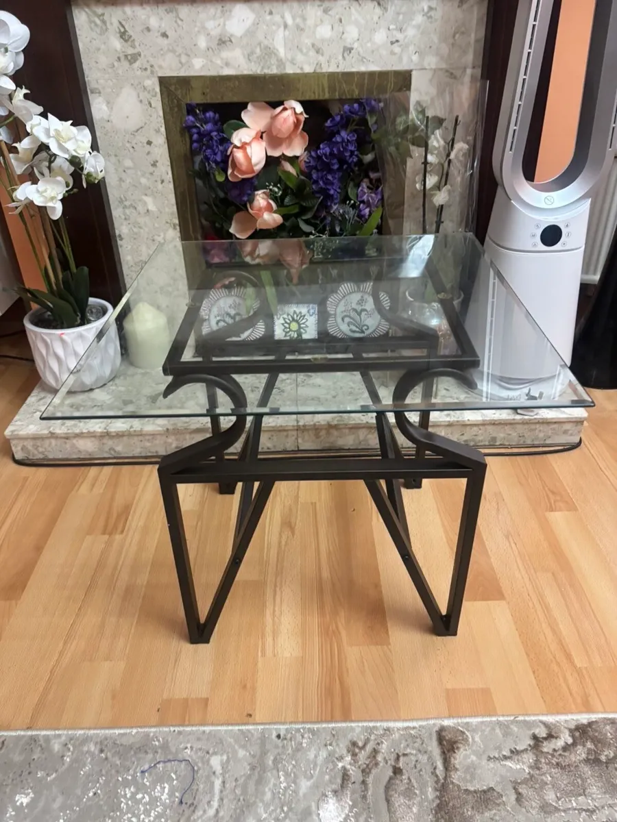 Glass coffee table - Image 1