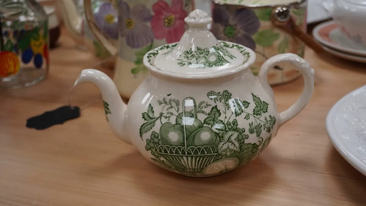 Mason’s “Fruit Basket” Ironstone Teapot - Image 2