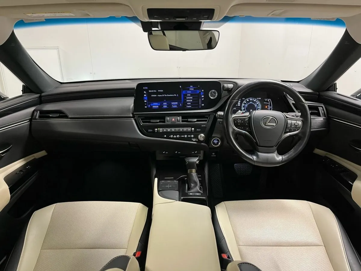 Lexus ES 300HExecutive - Reversing Camera - Sunroo - Image 4