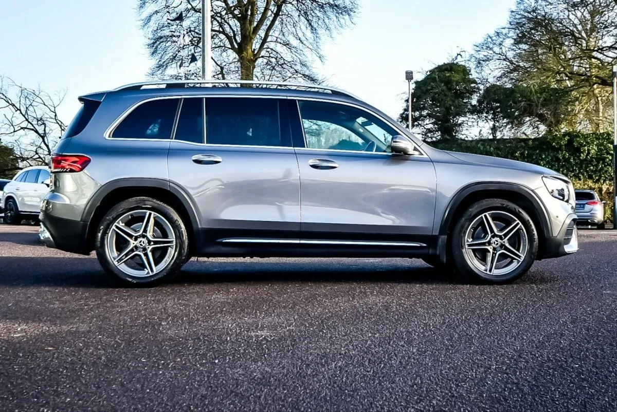 Mercedes-Benz GLB 220d AMG 4Matic Huge Spec - Image 3