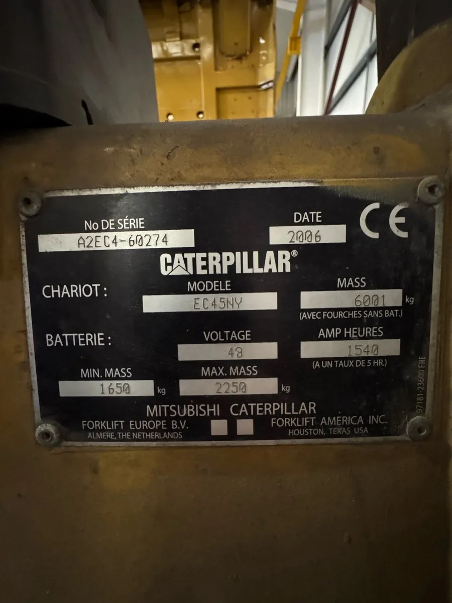 Caterpillar Forklift - Image 4