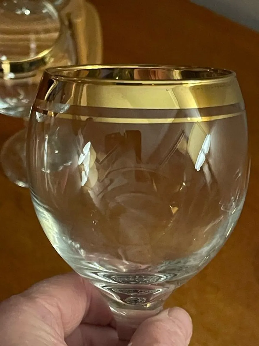 4 x Vintage 6" red wine glasses, (5th glass free) - Image 2