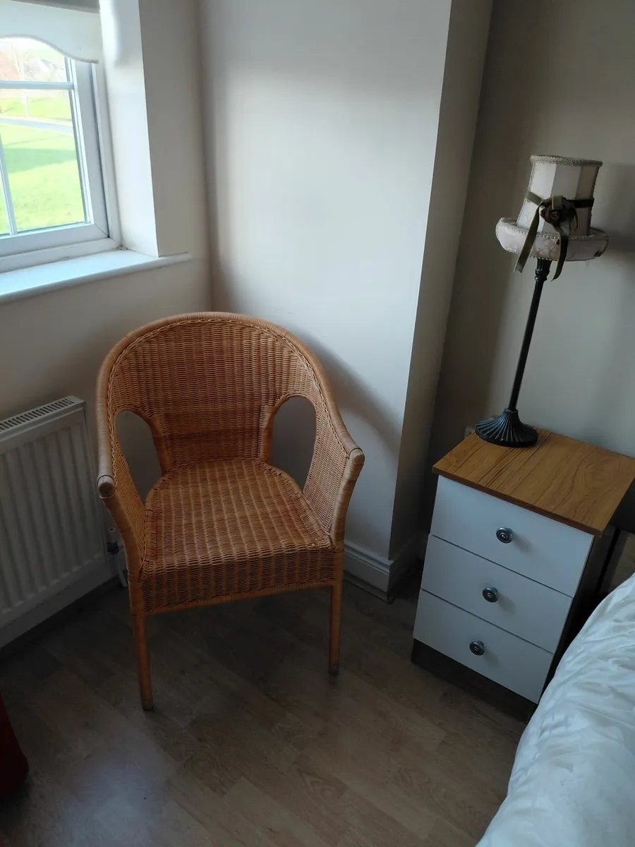 Wicker chair - Image 1