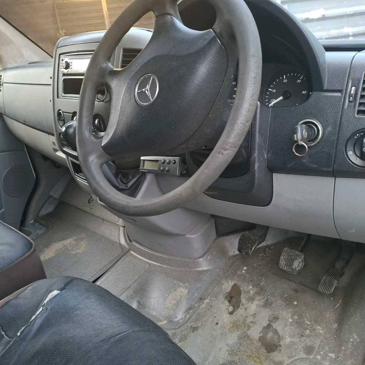 Mercedes sprinter mwb fridge  van - Image 3