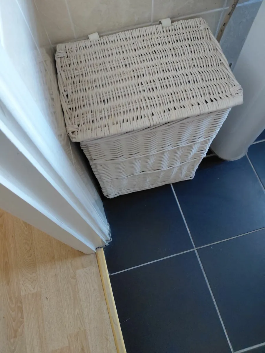 Bathroom accessories - Image 3