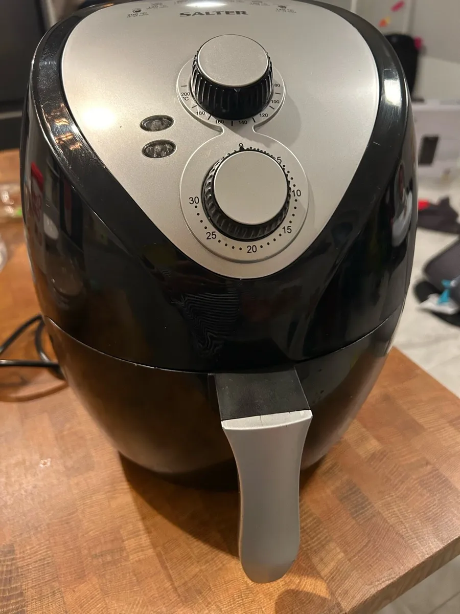 Salter Air Fryer + free disposable liners - Image 2