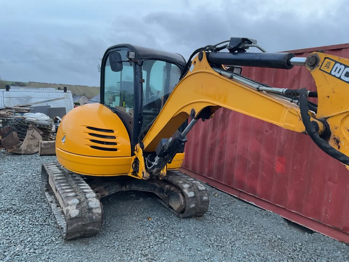 2015 JCB 8050 5.5 Tonne digger - Image 3