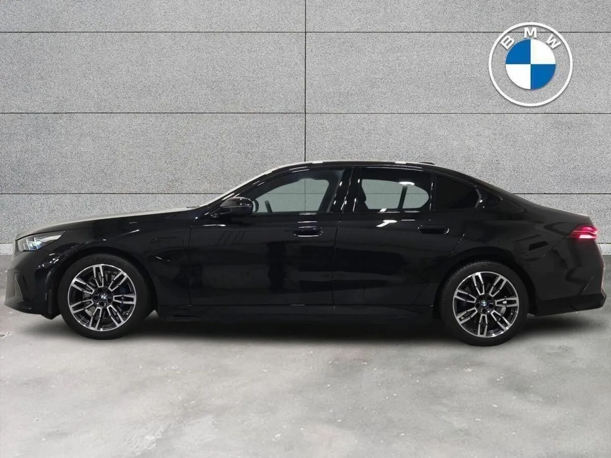 BMW 5-Series 530e M Sport Saloon - Image 3