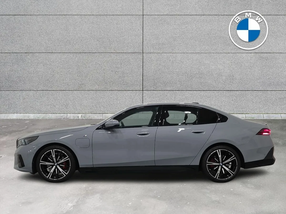 BMW 5-Series 530e M Sport Pro Saloon - Image 4