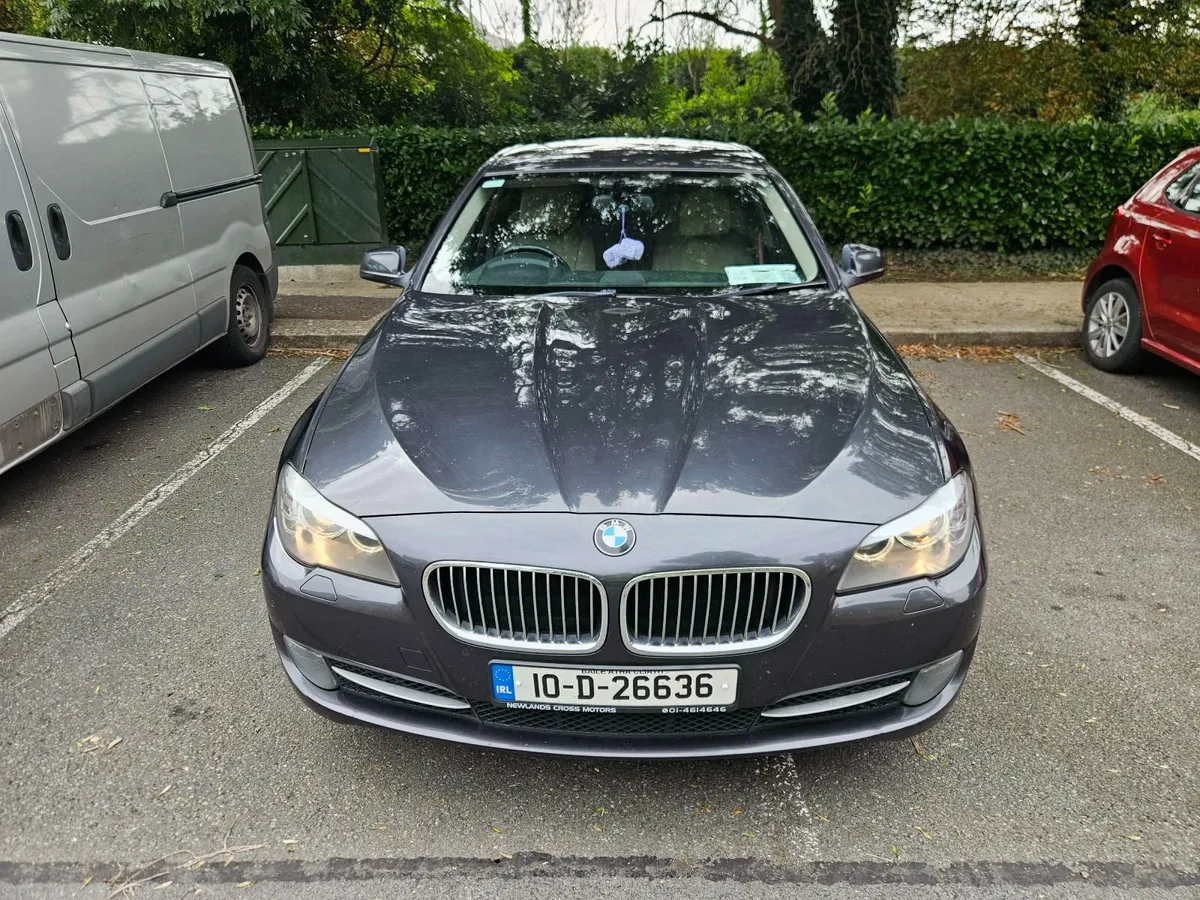 BMW 5-Series 2010 - Image 1