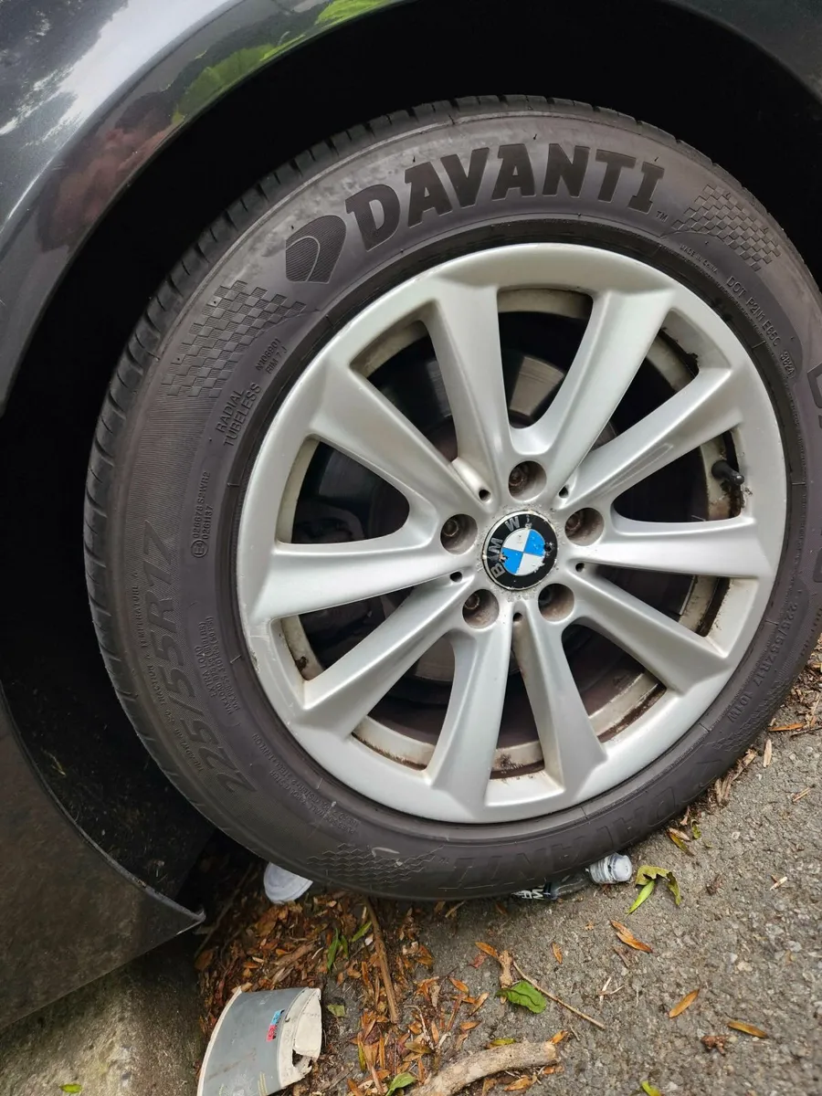 BMW 5-Series 2010 - Image 4