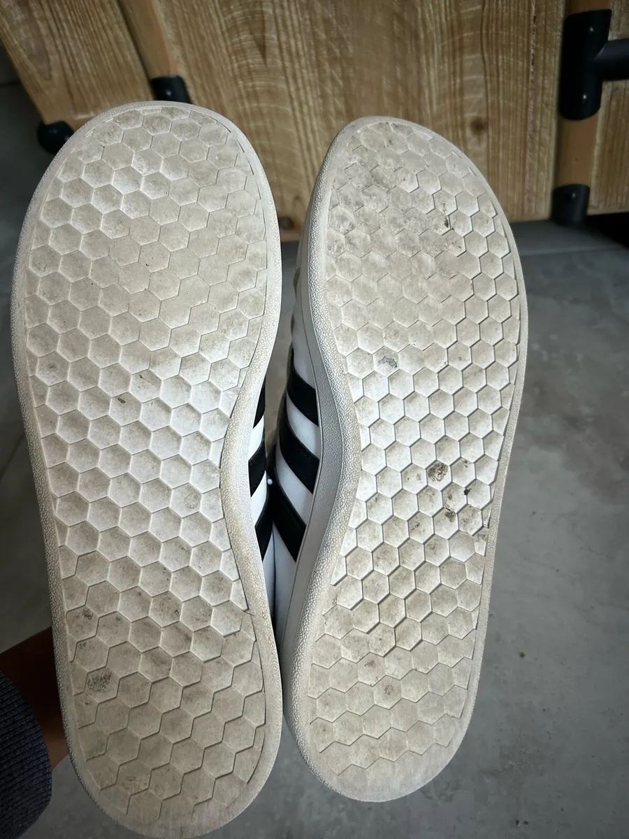Adidas white trainers - Image 4