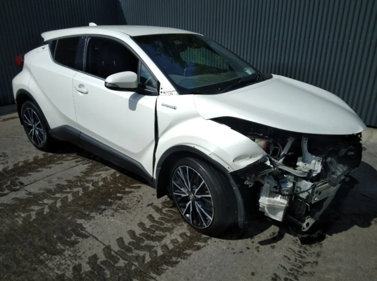 2017 Toyota C-HR For Breaking/Dismantling - Image 4