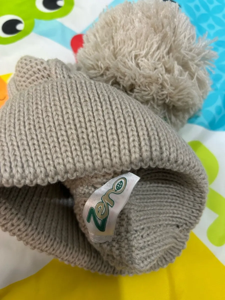 baby pom pom hat unisex New - Image 3