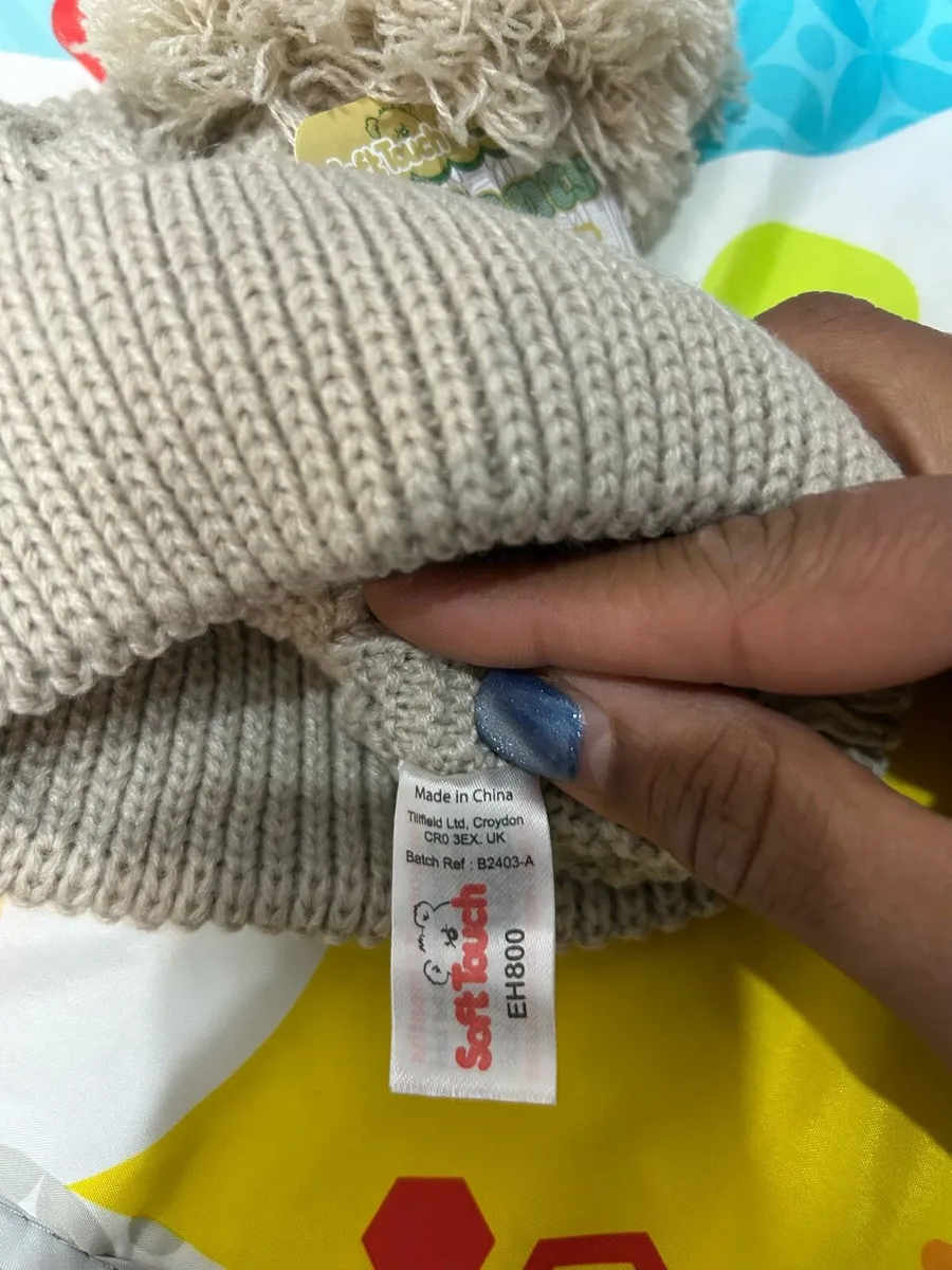 baby pom pom hat unisex New - Image 4