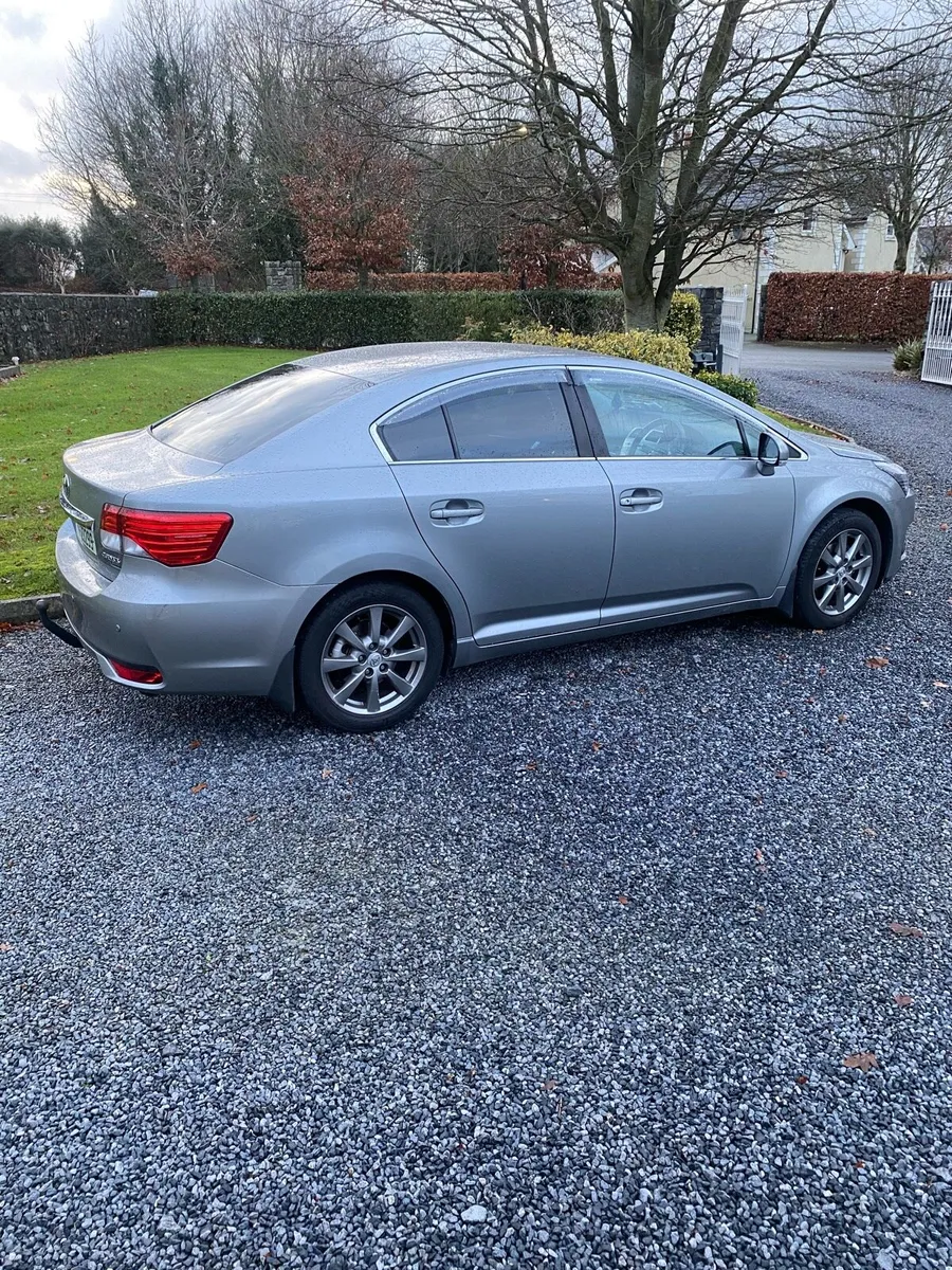 Toyota Avensis Aura 2.0 Diesel - Image 1