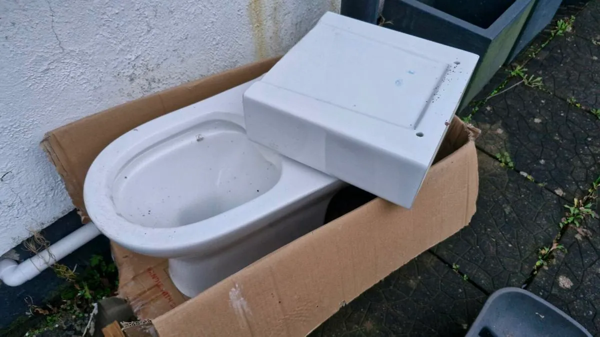 Toilet Complete - Image 3