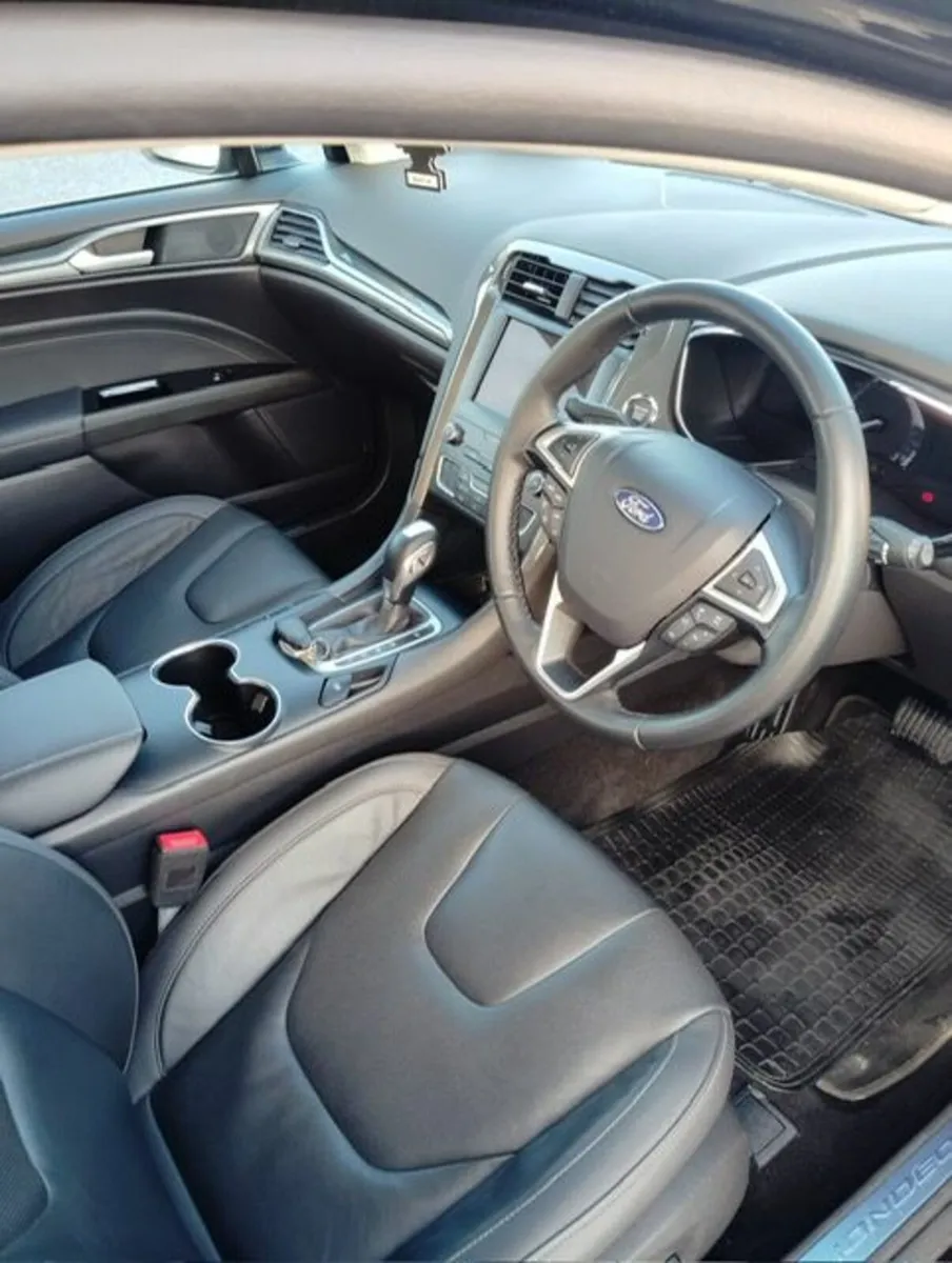 Ford Mondeo 2023 - Image 4