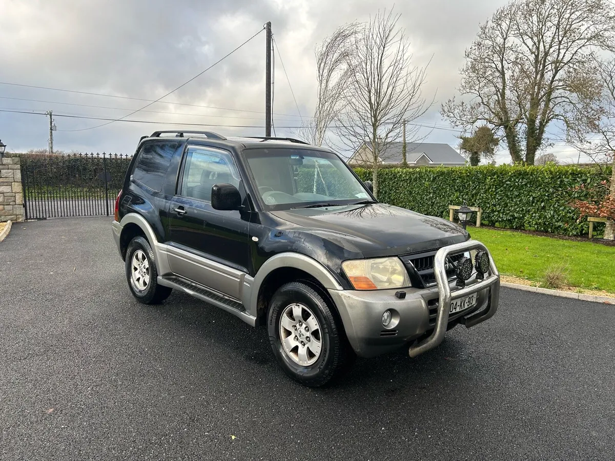 2004 Mitsubishi Pajero - Image 1