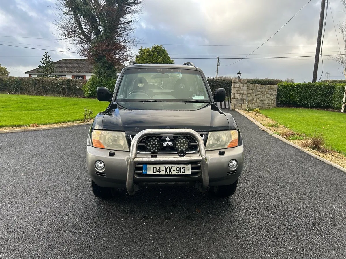 2004 Mitsubishi Pajero - Image 2