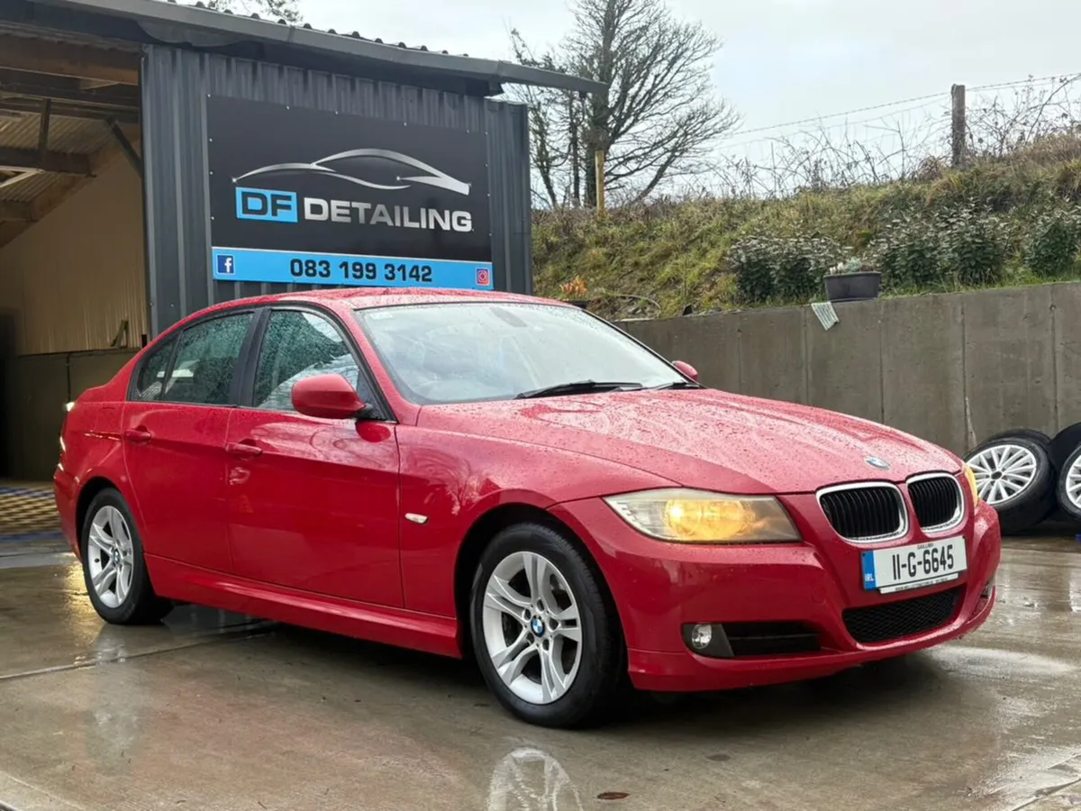 2011 BMW 318d ES – 6 Speed Manual - Image 2