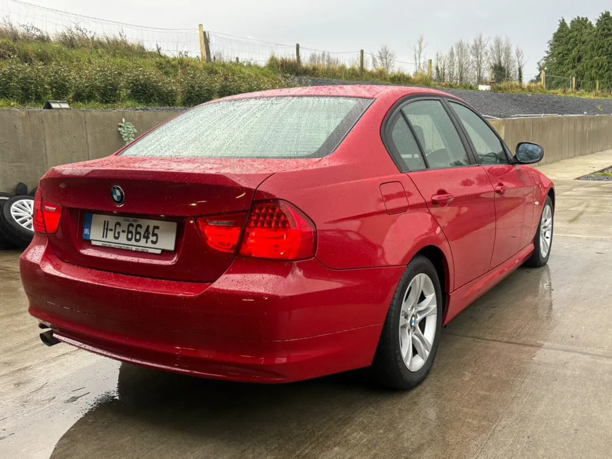 2011 BMW 318d ES – 6 Speed Manual - Image 3