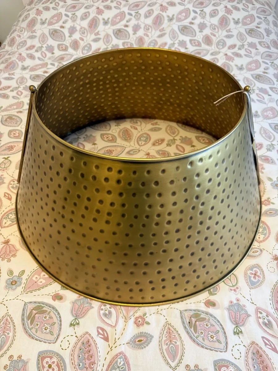 Christmas Tree Skirt - Image 1