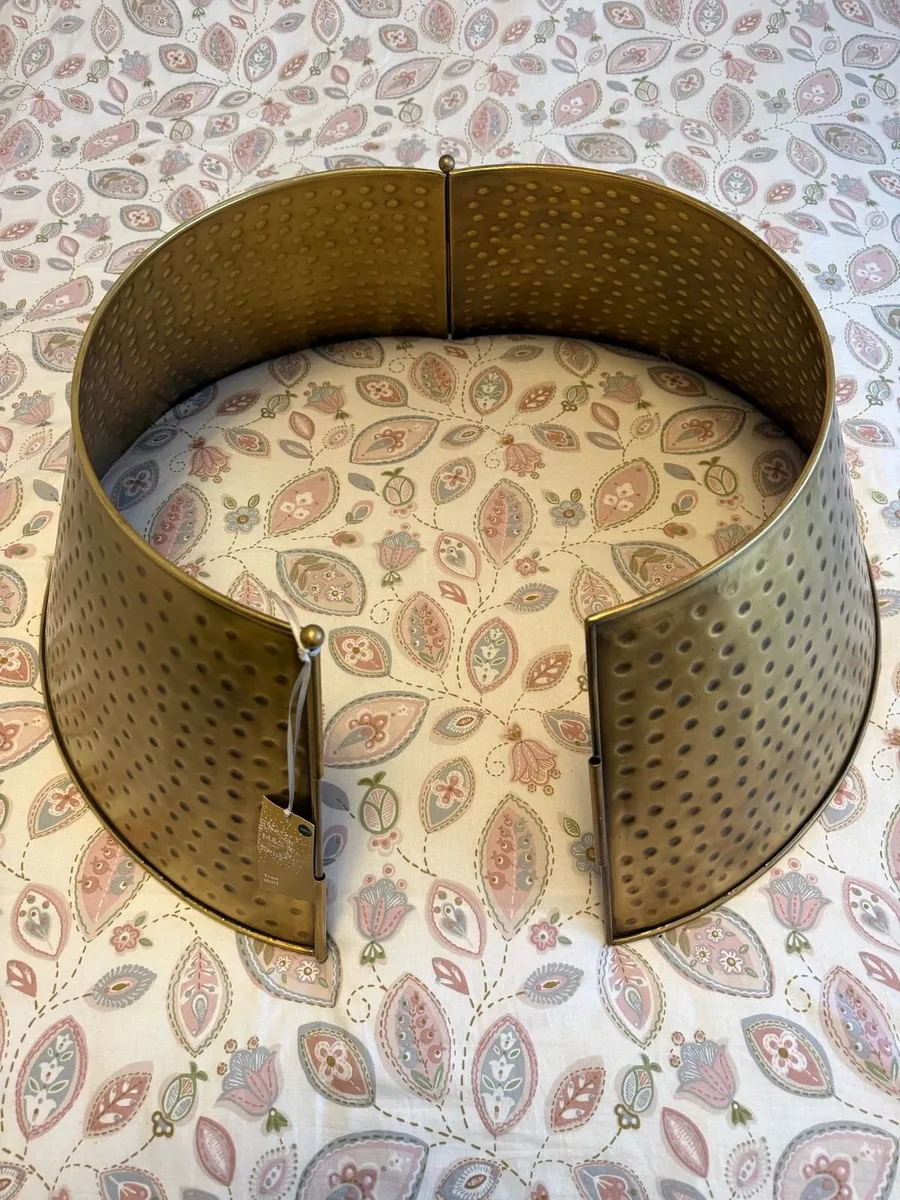 Christmas Tree Skirt - Image 2