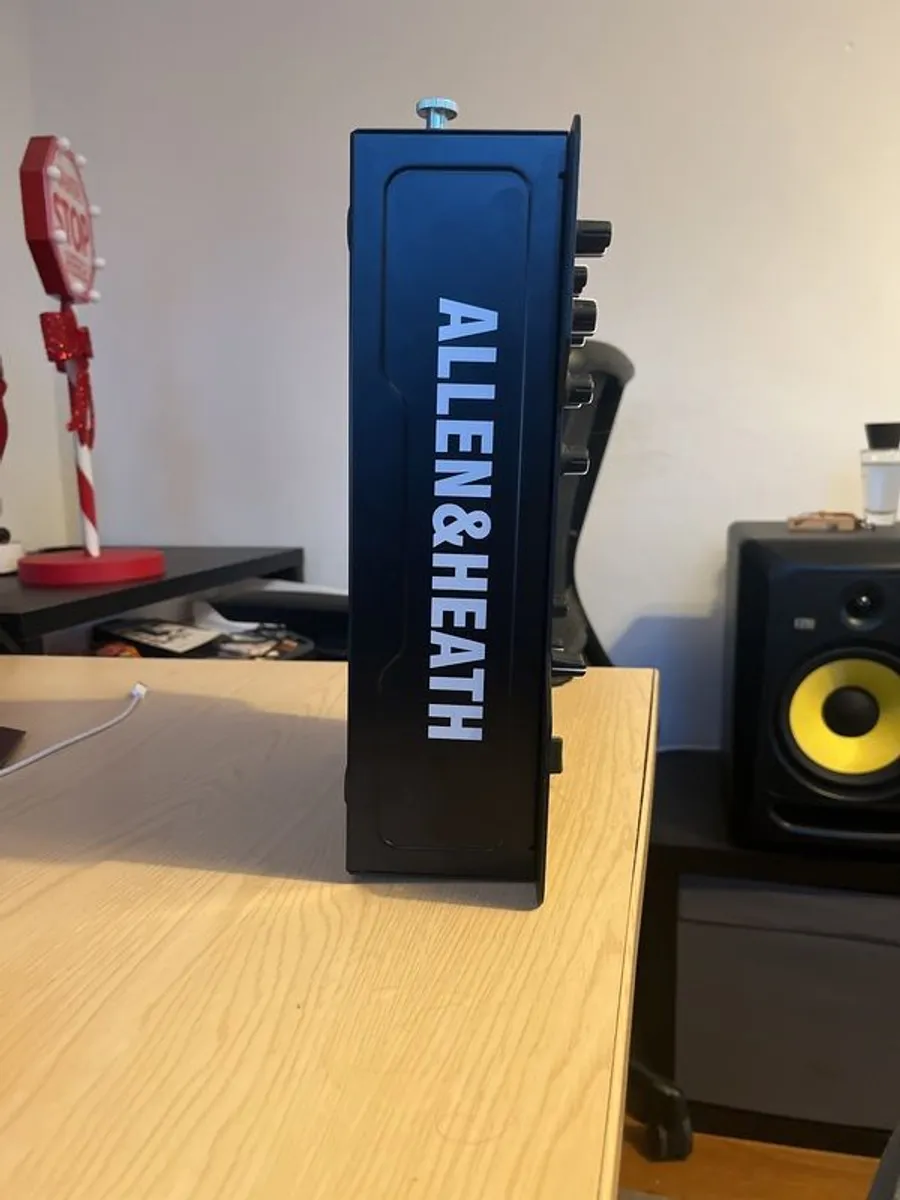 Allen & Heath Xone:23 DJ Mixer - Image 2