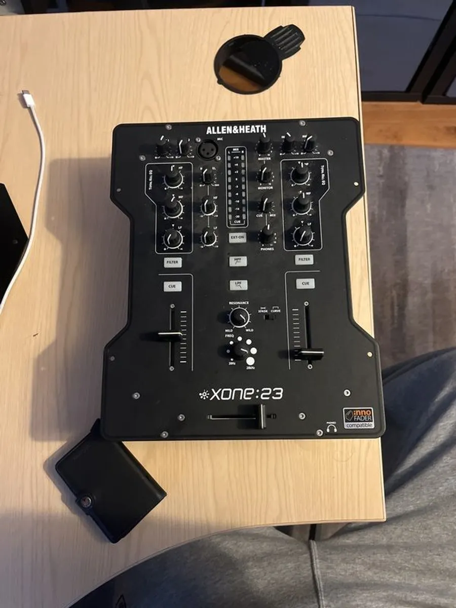 Allen & Heath Xone:23 DJ Mixer - Image 4