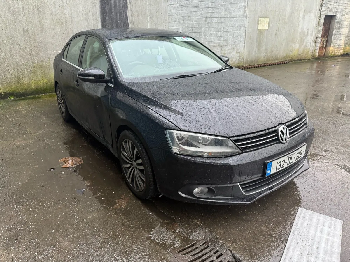 2013 VW Jetta 1.6tdi highline DRIVE HOME - Image 1