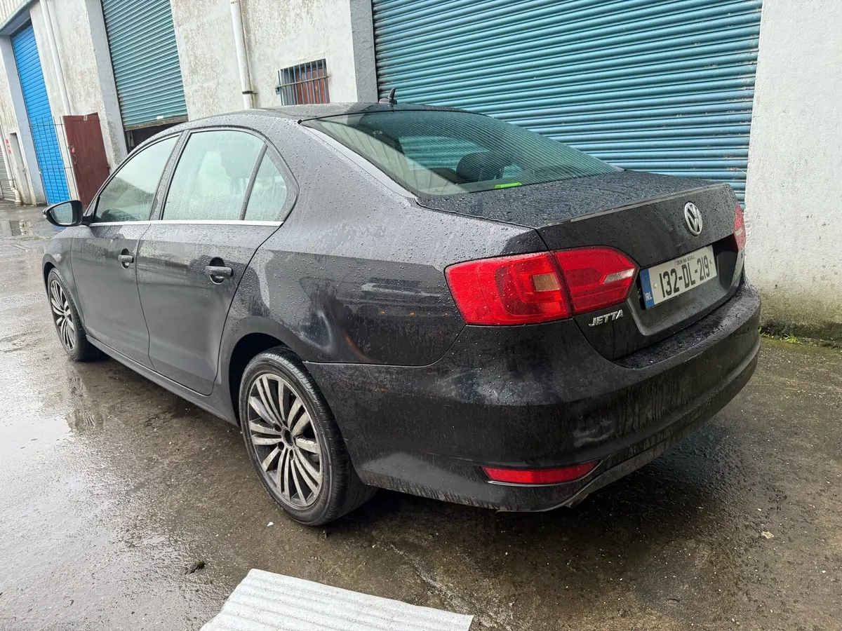 2013 VW Jetta 1.6tdi highline DRIVE HOME - Image 3