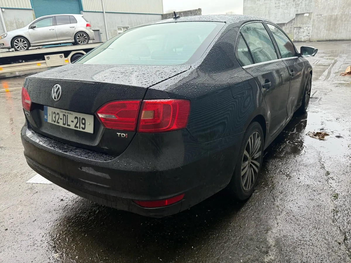 2013 VW Jetta 1.6tdi highline DRIVE HOME - Image 4