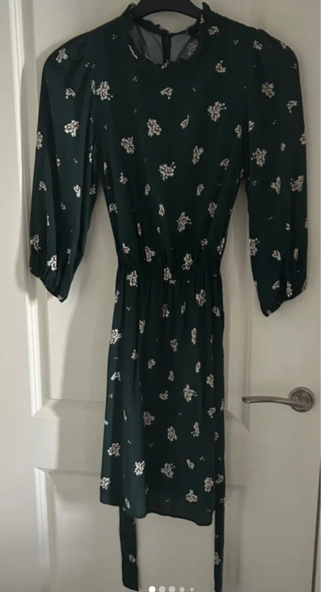 New Look Green Floral midi dress BNWT - Image 2